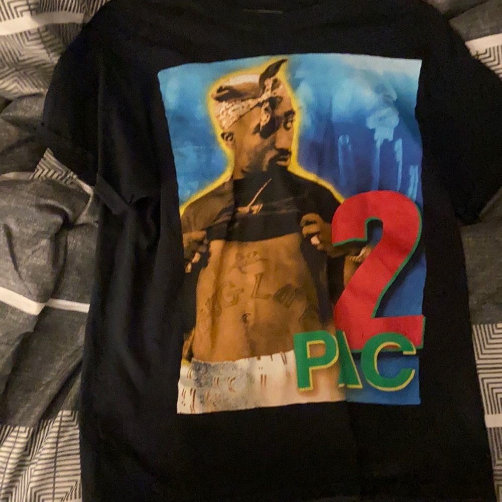Tupac shirt